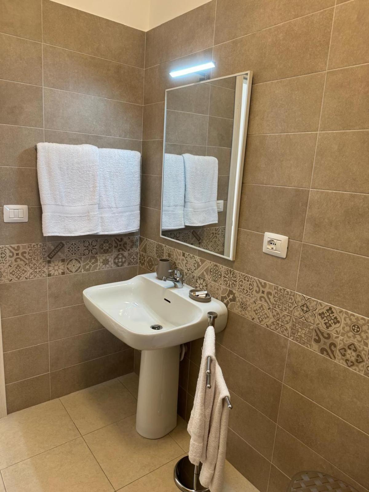 Отель La Rondine Bed Ficarazzi Экстерьер фото